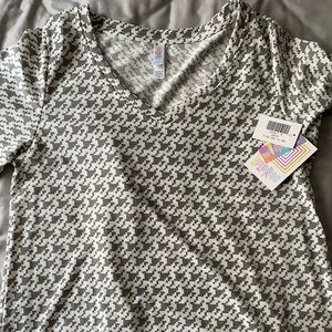 LulaRoe Christy Vneck tee